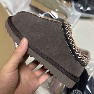 Pantoufles Tasman II pour enfants en bas âge Tazz Bottes pour bébé Claquettes en fourrure de châtaigne Peau de mouton Shearling Classique Ultra Garçon Filles Mini botte d'hiver Mules à graines de moutarde Laine à enfiler 654+