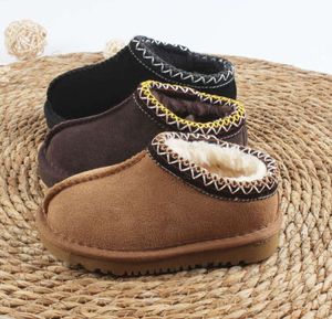 Enfants Tout-petit UGGsity Tasman Pantoufles Uggies Braid Tazz Sandales Chaussures de bébé Diapositives en fourrure de châtaigne Peau de mouton Shearling Classic Ultra Mini Boot Mules d'hiver chaussures DF375