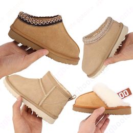 Enfants Tout-petits Uggskids Tasman II Pantoufles Tazz Chaussures de bébé Claquettes en fourrure de châtaigne Peau de mouton Shearling Classique Ultra Mini Boot Mules d'hiver à enfiler en laine Little Big