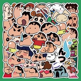 Kinderspeelgoedstickers 62 % Cartoon anime Crayon Shinchan Stickers DIY Suitar Gitaar Laptop Computer Telefoon Notebook Decoratie Waterdichte sticker 230814