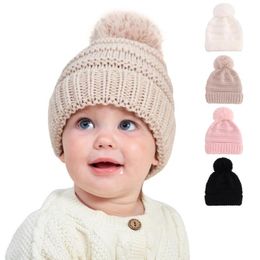 bonnet chaud pour enfants boule de fourrure pom poms chapeau d'hiver pour garçons filles bonnets tricotés chapeaux tout-petits Slouchy Snow Bonnet en tricot bébé bébé Acrylique crochet bonnet casquettes