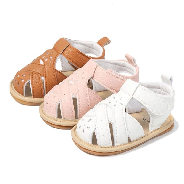 Sandales d'été pour enfants Chaussures bébé garçon fille plates en caoutchouc semelle anti-aslip pour tout-petits chaussures de berceau d'abord Walker 240409
