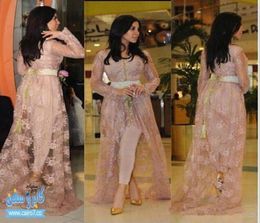 Kim Kardashian style de conte de fées robes de célébrité robes de soirée en dentelle avec manches longues appliqué Hilo Split Party Dres Just Out 4260627