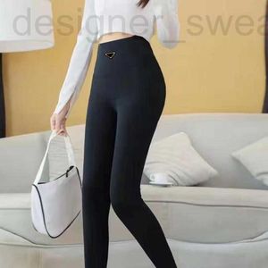 Kim Kardashian même paragraphe de leggings de leggings de legging féminin yoga pantalon slim legging serré avec des lettres imprimées hautes taies de taille noire gris 7vss