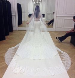 Kim Kardashian White Bridal Veils Tulle Hem Lace Appliques Veil de mariage 2021 Nouvelle arrivée 3 mètres au moins 6221205