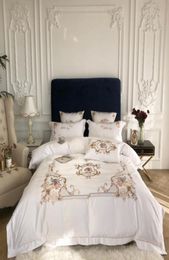 Tamaño del edredón de tamaño king que Queen Cover Set de cama de contexto plano Bordado blanco gris Bordado 4 PCS Luxury Faux Silk Cotton Bedding Bedding 2018826082