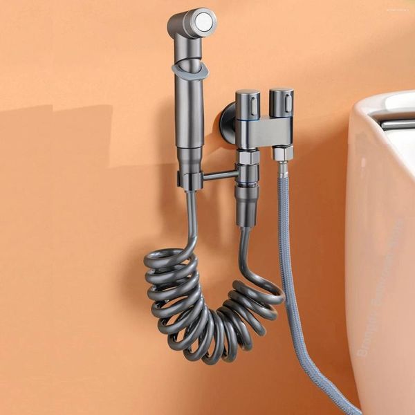 Grifos de cocina Ducha higiénica Inodoro Bidé Rociador Cabezal de doble salida Válvula de ángulo Accesorios montados en la pared