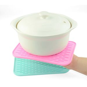 Cuisine Pot Holder Table Mat Silicone Isolation Napperon Résistant À La Chaleur Bouilloire Pads Téléphone De Voiture Non-Slip Pad Épaissir Coaster BC BH1255