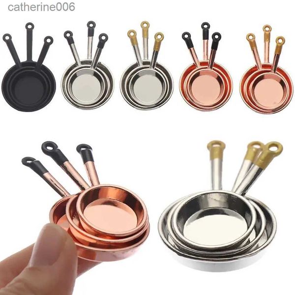 Cocinas Jugar Comida 1/12 Escala Utensilios de cocina en miniatura Mini casa de muñecas Casa de juego Muebles de cocina Sartén Cacerola Modelo Accesorios para muñecas L231026