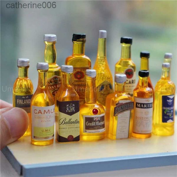 Cuisines jouer à la nourriture 1/6 échelle assortiment Miniature maison de poupée bouteille de vin Mini poupée boisson nourriture semblant jouer cuisine jouet accessoires L231026