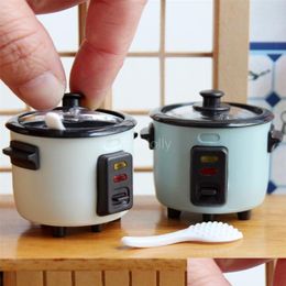 Cuisines Jouer à la nourriture 16 échelle Mini cuiseur à riz modèle Dollhouse Miniature appareils de cuisine pour S Blyth poupée accessoires alimentaires jouet 2207 Dhhjn