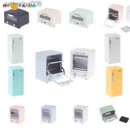 Keukens Speelvoedsel 1Pc Simulatie Miniatuur Poppenhuis Oven Speelkeuken Bakvorm Brood Retro Koelkast Model Pop Mini Meubels Speelgoed DecorL231026