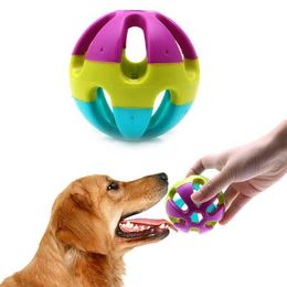 Keukens spelen voedsel 7,5 cm ABS Pet Cat Dog en Puppy Dingdang Bell Global Circular Roll Up Play met Chewing Toys Multi-Color Training Toys Interactive S24516