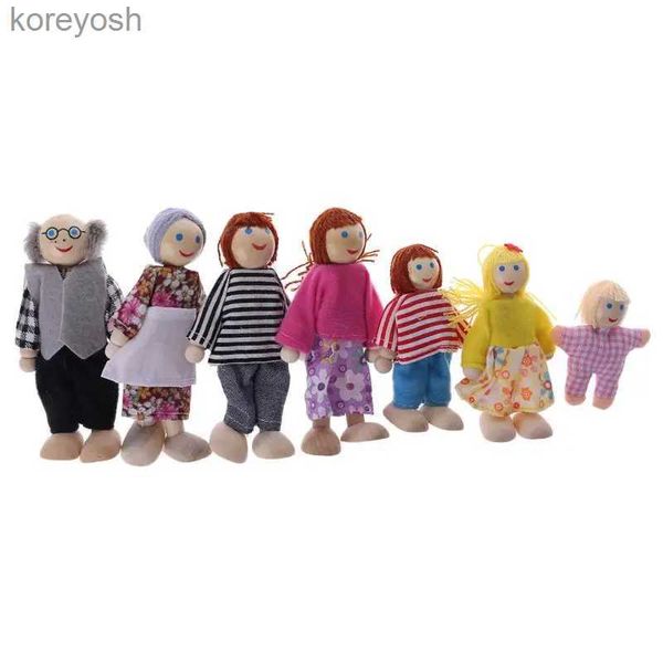 Cocinas Jugar Comida 7 unids / set Happy House Familia Muñecas Figuras de Madera Personajes Vestidos Niños Niñas Niños Encantadores Pretendiendo ToysL231104