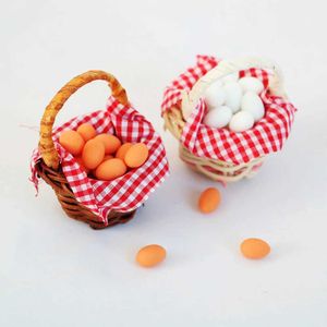 Kitchens Play Food Chzimade 1 12 Mini Doll House Panier d'oeufs Red Cheval Duck Egg Rack Kitchen Food Modèle de simulation de simulation Toy Doll House Accessoires D240525
