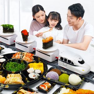 Les cuisines jouent à la bande transporteuse alimentaire Sushi rotatif jouet semblant trains électriques sur rail modèle de simulation de voiture pour enfants 230925