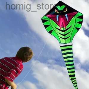 Accessoires de cerf-volant en plein air Sports amusants 15 m Green Snake Kite pour les enfants et les adultes est livré avec de la ficelle et manipulez un bon vol Y240416