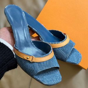 Chaton Talons Mules Femmes Diapositives Pantoufles Bleu Denim Sandales Femmes Chaussures Nouvelle Arrivée Designer Talons Chaussures Été Plage Sandale Mode Lettre Impression 35-41 Mule