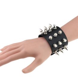 KMVEXO Unieke 3 Rijen Spikes Klinknagel Stud Brede Manchet Lederen Punk Gothic Rock Unisex Bangle Harnas Armbanden voor Vrouwen Mannen Jewelry303I