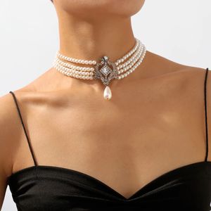 KMVEXO Collier de perle sculpté royal vintage pour femmes pour femmes accessoires de cou de perle de perle de marge de mariée Jewelry 240511