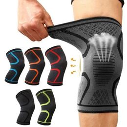 Souppe de genou Sleeve de compression de genou pour douleurs au genou coulant haltérophilie les manches de genou soutiennent respirant pour l'arthrite sportive gymnase 240416