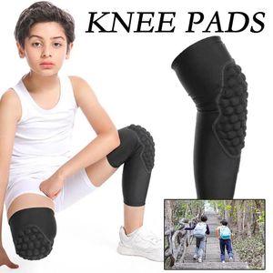 Knie pads 1pc tiener kinderen voetbal Shin Guard voetbal Anti-Collision Warmers Socks Gym Kalf Compressie Basketbal Been Mouwen M0N3