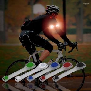 Kniebeschermers LED-reflecterend licht Armarmband Veiligheidsgordel voor nachtsport Hardlopen Fietsen Handpolsband Polsarmbanden