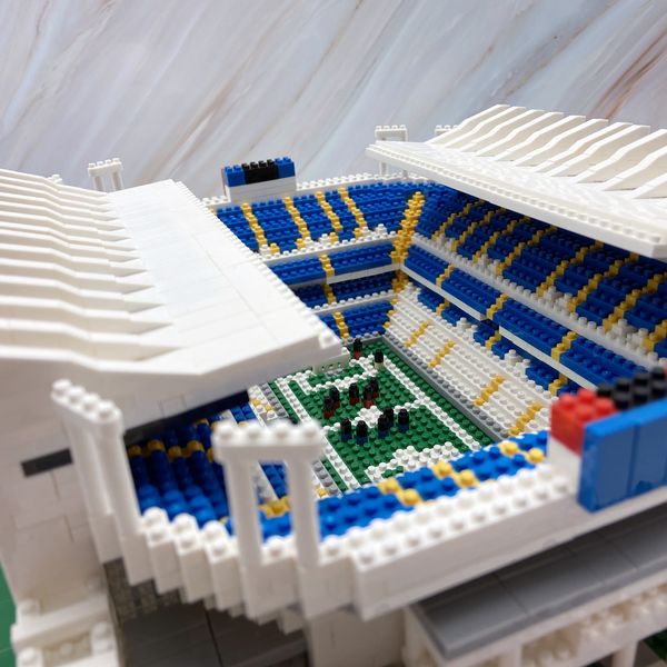 Conocido el modelo de estadio de fútbol construido micro mini ladrillo ensamble arquitectura de fútbol bloques de construcción de campo de fútbol juguete para niños adultos