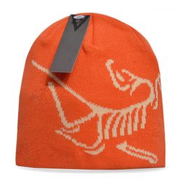 Tricot hatte canada marque majuscule la femme classique alphabet imprimé chapeau en tricot populaire de luxe extérieur beanie t-3