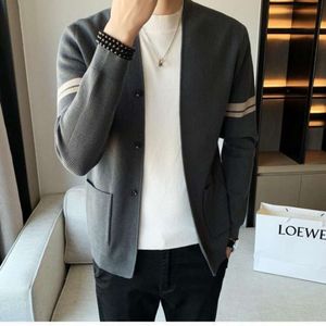 Gebreide Cardigan Heren Koreaanse versie Slim Fit Trend 2024 Autumn Nieuwe Casual Sweater Jacket voor mannen