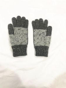 Gants tricotés designer classique automne couleur unie lettre européenne et américaine couple mitaines hiver mode cinq doigts gant 985 * 5