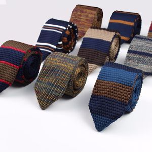 Corbata de punto tejida para ocio, corbata a rayas triangulares, corbatas de cuello de esquina afiladas normales, corbata de diseñador tejida clásica para hombre