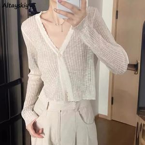 Chemises tricotées Femmes à manches longues Single Bouton V-Neck Summer Souffer Corée Fashion solide Solid Sunroof Outwear Crops Tops 240518