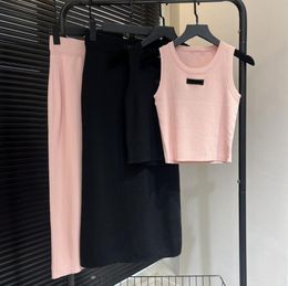 Gebreide singlet rokken dames tanktops breisels outfit zomer luxe coole sexy slanke jurken Deisgner zwarte roze singlet rokken sets