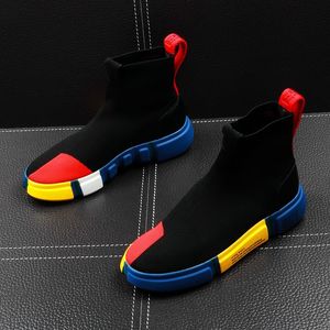 Sneaker tricoté avec boîte à chaussures Designer Mens Sneaker Mesh Outdoorl Chaussettes de loisirs Couvre-chaussures Chaussettes tricotées Chaussures pour hommes à la mode Bottes courtes Haute hauteur intérieure