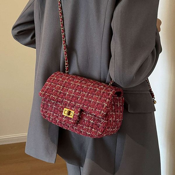 Bolso cruzado de punto para mujer Nuevo Otoño e invierno Cadena popular versátil Un solo hombro Pequeño cuadrado Este año ventas directas de fábrica