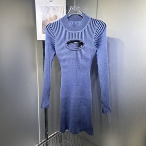 Vestido suéter tejido de manga larga ahuecado lápiz vestidos sólidos cortos Otoño e Invierno nuevos vestidos elegantes Vintage para mujer