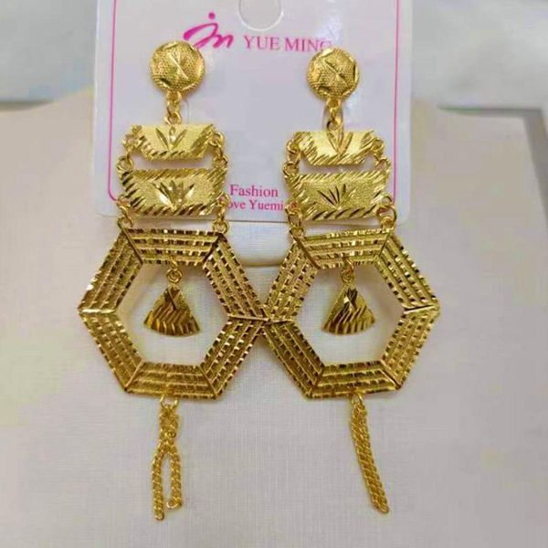 Nudo Mujeres Color de oro Pendientes Vintage Dubai Dubai Gold Glated Luxury Parring Fashion de 18k Goldia chapada en oro para mujeres Boda