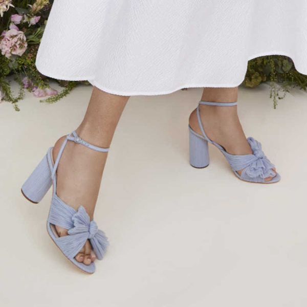 Noue des femmes nouvelles sandales féminines élégantes papillons troupeaux d'été bloc de talons hauts chaussures dames couleurs solides couture sandal rétro T221209 756