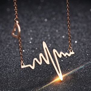Corea ECG Colgante Amor Collar Mujer Titanio Acero 18K Galvanoplastia Oro Melocotón En forma de corazón Cadena de clavícula Color Oro Joyería