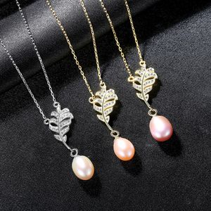 Corée luxe perle d'eau douce plume pendentif collier femmes bijoux exquis placage or 18 carats Micro ensemble Zircon collier chaîne collier accessoires cadeau