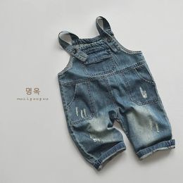 Koreaans 2024 Lente kinderen Boy Strappy Pant katoen gradiënt Toddler Trouser Solid Loose Versaitile Young Kid Jeans 240124