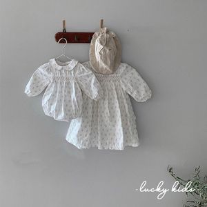 Koreaanse baby meisjes gesmokte jurk kinderen bloemen romper zus matching kleding dubbele outfits pasgeboren meisjes handgemaakte smoking jurk 210315