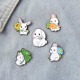 Dessin animé coréen lapin chien broches alliage peinture Animal câlin fleur carotte Badge bijoux accessoires unisexe Cowboy sac à dos vêtements L2005