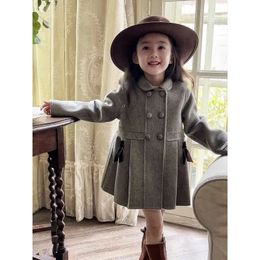 Vêtements coréens pour enfants, automne hiver 2023, petit manteau en tissu vent parfumé pour filles, laine épaisse, tendance 240108