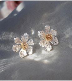 Design coréen bijoux de mode élégante boucles d'oreilles à fleurs blanches Summer Summer Style Holiday Beach Party Fomen Stud3791661