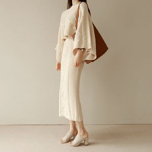 Mode coréenne tricoté 2 pièces ensemble Twist Crochet manches chauve-souris pull ample haut court et jupe moulante fendue costumes pour femmes 210416