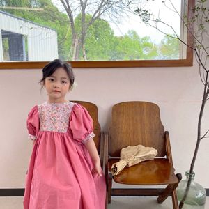 Koreaanse meisjes bloemen jurk voor kinderen mooie splicing zomer bladerdeeg mouw prinses casual kleding outfit 210529