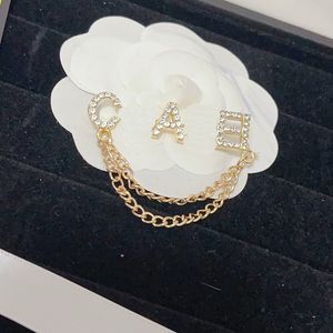 Coréen Or Broche Marque De Mode Designer Broches De Luxe Bijoux Monogramme Broche Printemps Cadeau Épinglettes De Noce Vêtements Sac ornement Avec Boîte