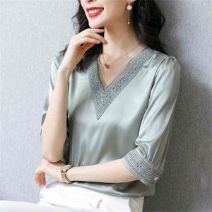 Koreaanse zware zijde vrouwen blouses shirts vrouw geborduurd satijn shirt elegante uitgeholde witte tops plus size 210427